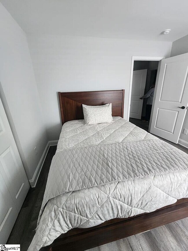 Building Photo - 29 Snowmill Rd