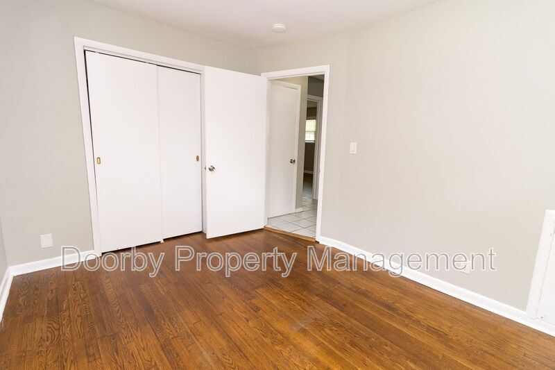 Building Photo - 2418 Hickory Valley Rd