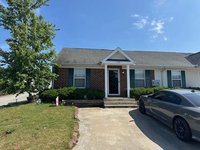 Primary Photo - Beautiful 2 BR, 2 BA end-unit townhome in ...