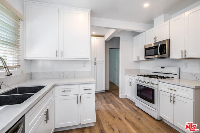 Building Photo - 4418 Brunswick Ave