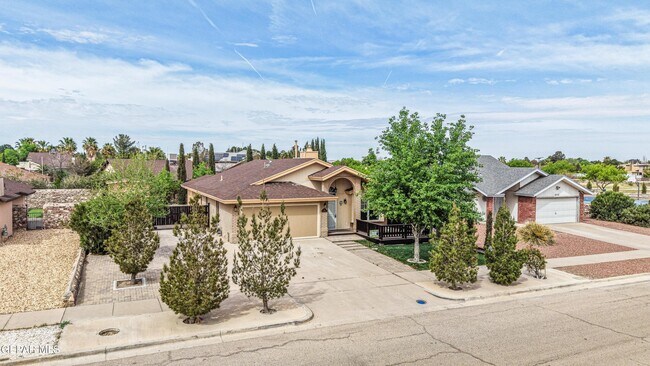 Building Photo - 5733 Saplinas Rd