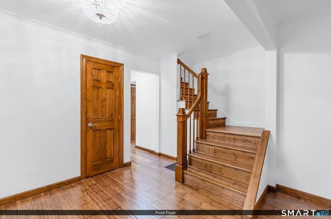 Building Photo - 190 E Rocks Rd