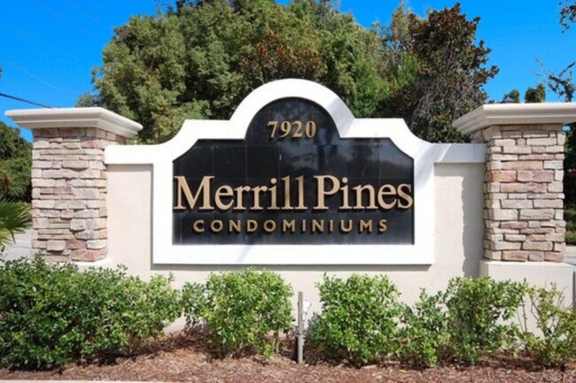 Building Photo - WOW! 2/2 in Merrill Pines Gated Community