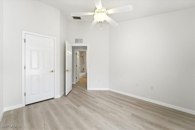 Building Photo - 1059 Albany Ct