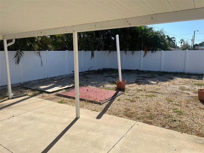 Building Photo - 428 90th Ave