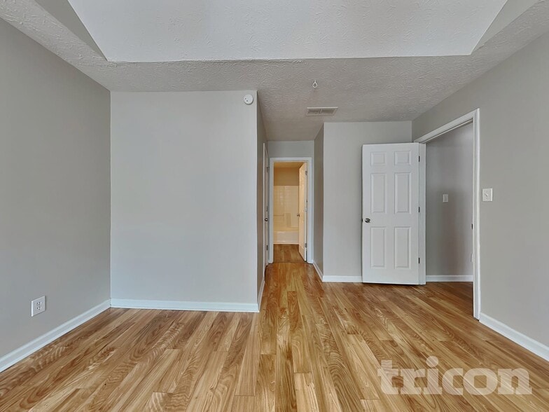 Building Photo - 434 Creek View Ct