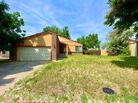 Building Photo - NICE 3 BED, 2-BATH, 2-CAR GARAGE HOME! LAR...