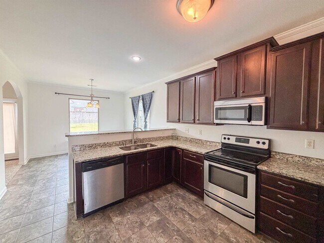 Building Photo - 6839 Hare Hill Dr