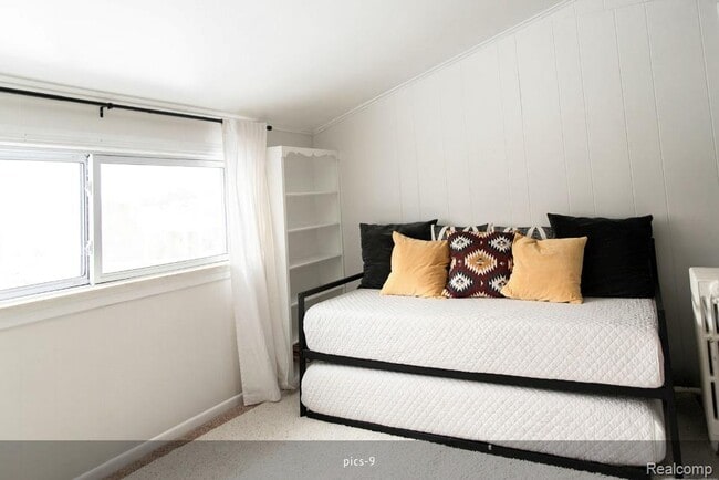 Building Photo - 22101 Nowlin St