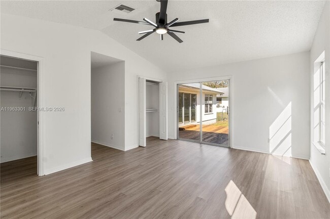 Building Photo - 1816 14th Ave SW