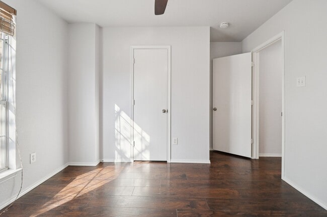 Building Photo - 4937 Spur Ridge Ct