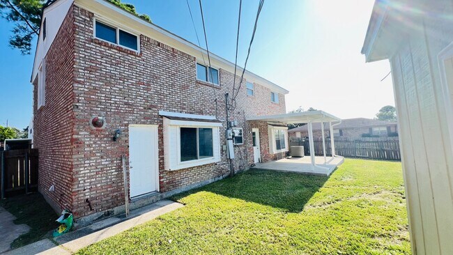 Building Photo - 888 Legion Dr