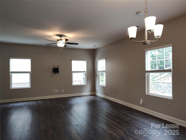 Building Photo - 9415 Segundo Ln