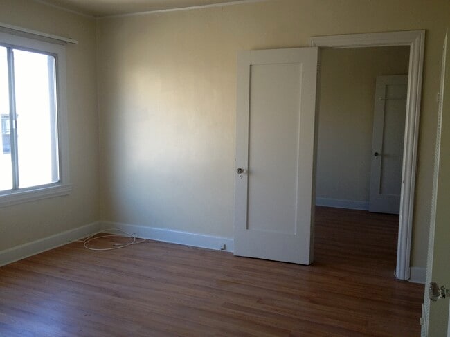 Building Photo - 122 S Westmoreland Ave