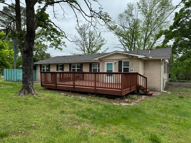 Building Photo - 407 Morris St