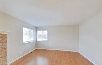 Building Photo - Available And Ready To Move In.