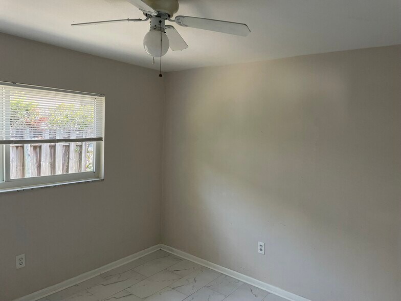 Building Photo - 627 92nd Ave N