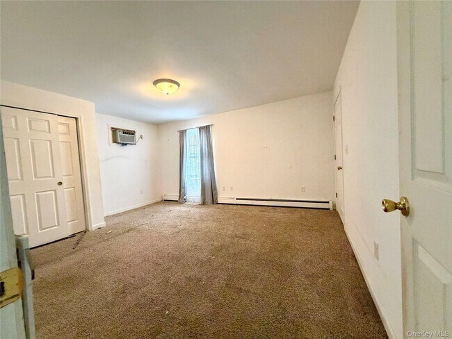 Building Photo - 14 Liberty St