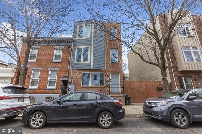 Building Photo - 2030 Sepviva St
