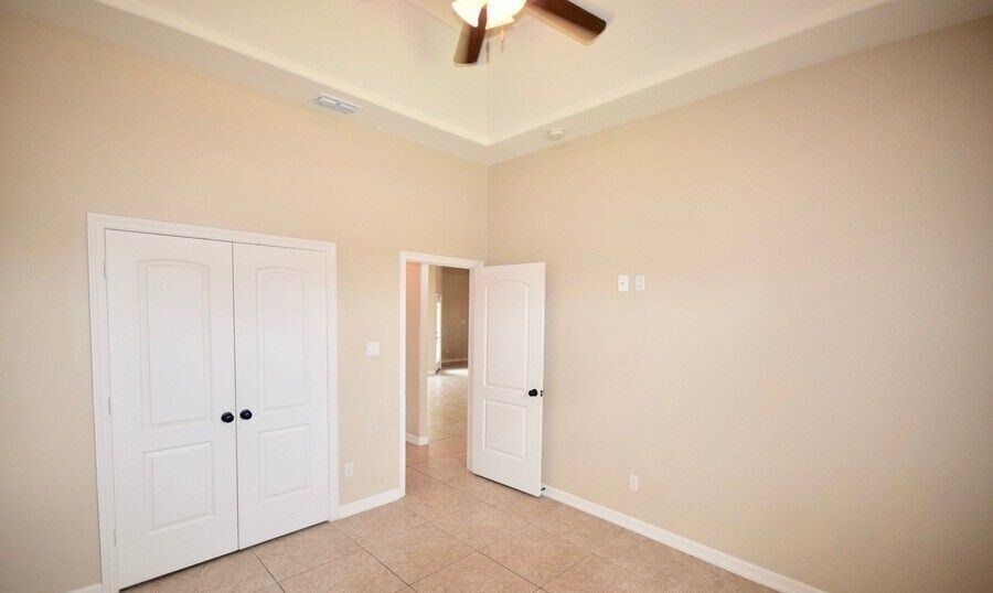 Building Photo - 1919 W Ventura Dr