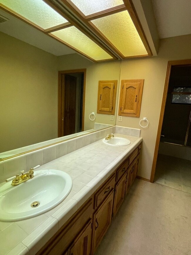 Building Photo - Charming home coming soon in NE Visalia!