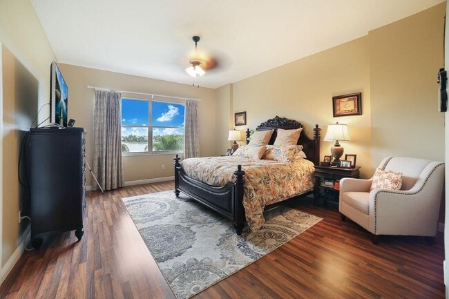 Building Photo - 8933 Alexandra Cir