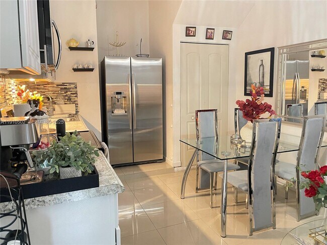 Building Photo - 27563 SW 139th Pl