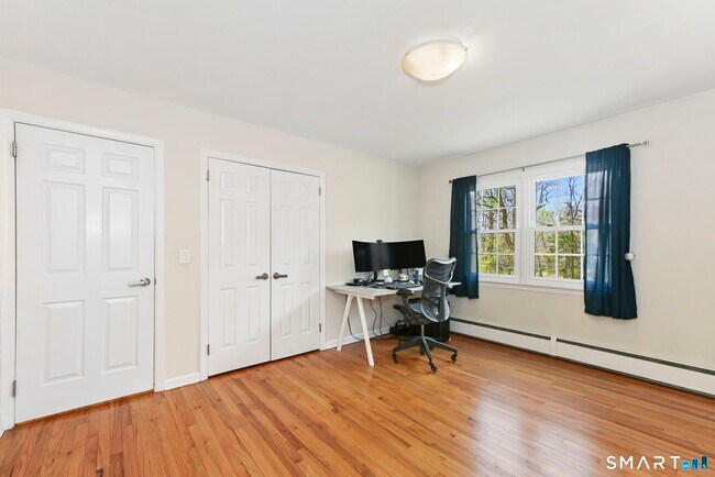 Building Photo - 163 MacGregor Dr