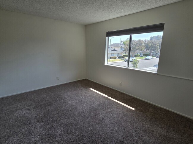 Building Photo - 2647 Spinnaker Ave