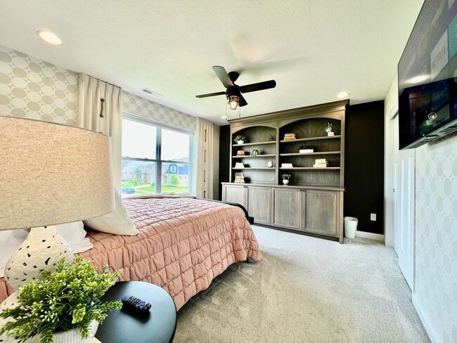 Building Photo - Large Executive home in Beavercreek Well d...