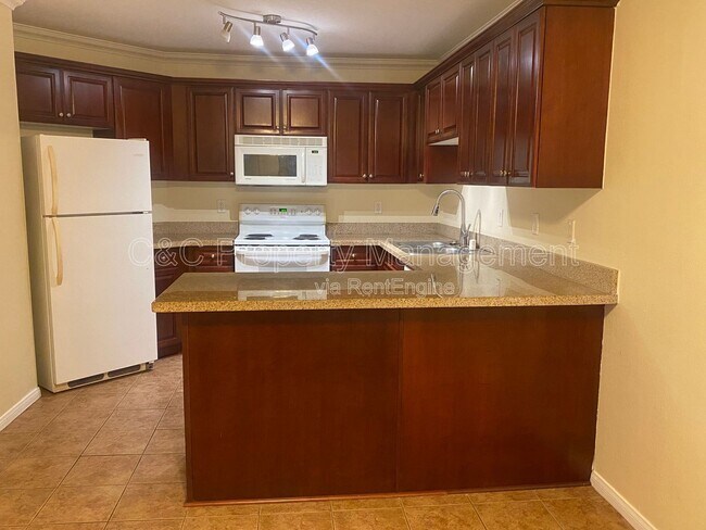 Building Photo - 3508 Paseo De Los Americanos