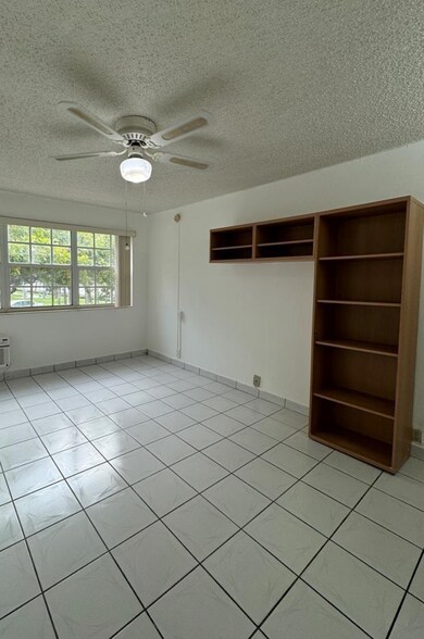 Building Photo - 6484 Indian Creek Dr