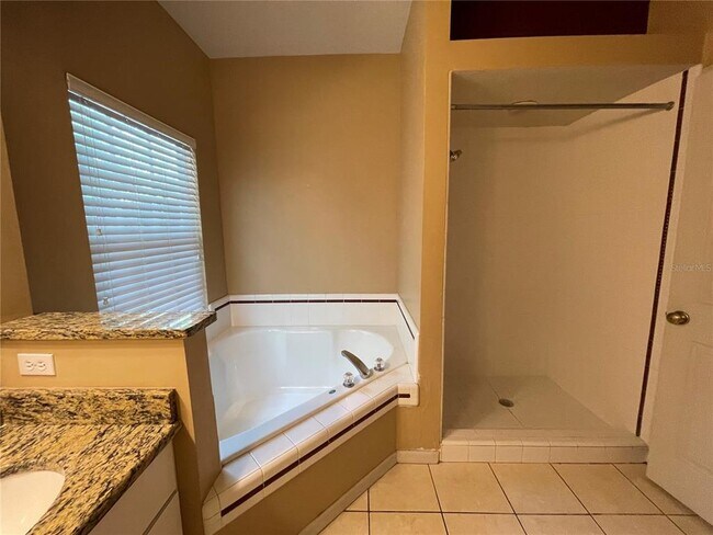 Building Photo - 4431 NW 35th St