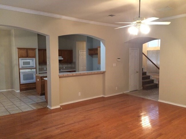 Building Photo - 746 Treaty Oak