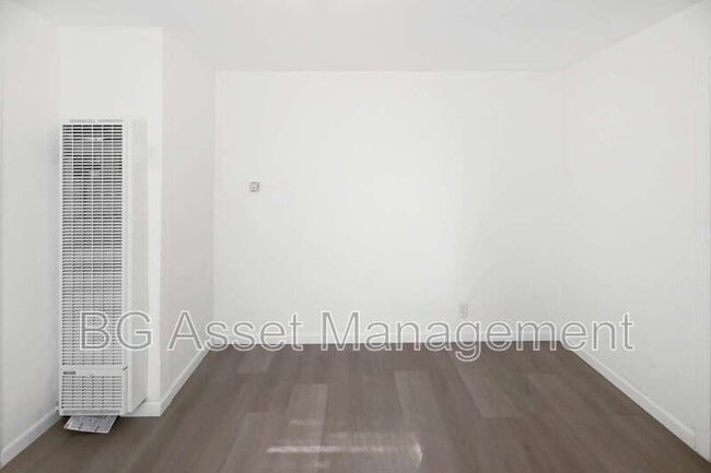 Building Photo - 3027 Yolo Ave