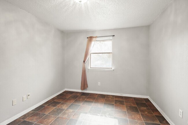 Building Photo - 17610 Possums Run Dr