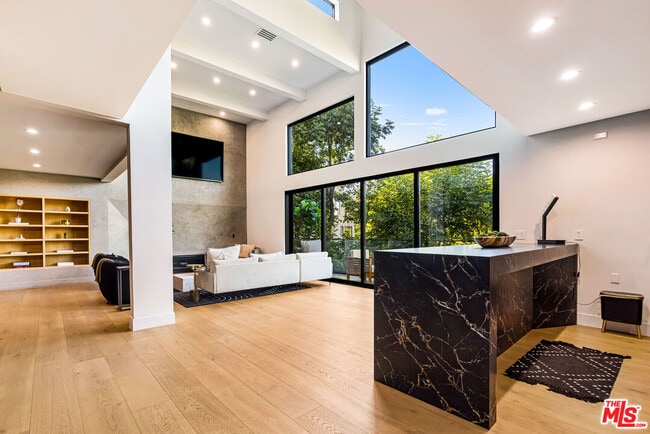 Building Photo - 7317 Caverna Dr