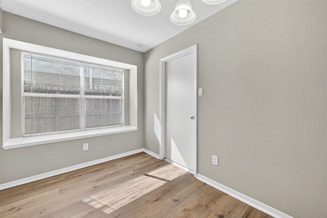 Building Photo - 3111 Timber View Dr