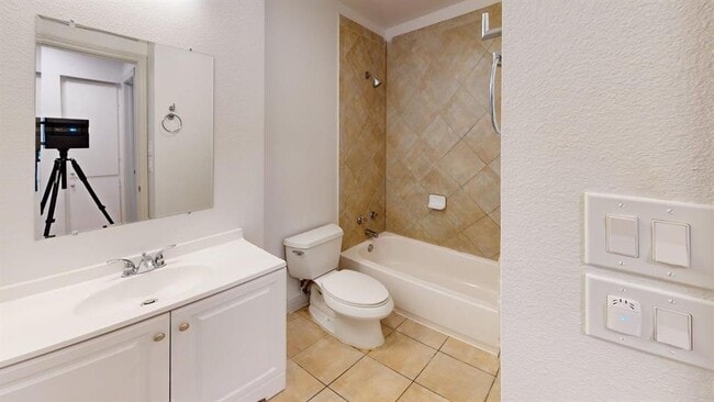 Building Photo - 9837 Childress Dr