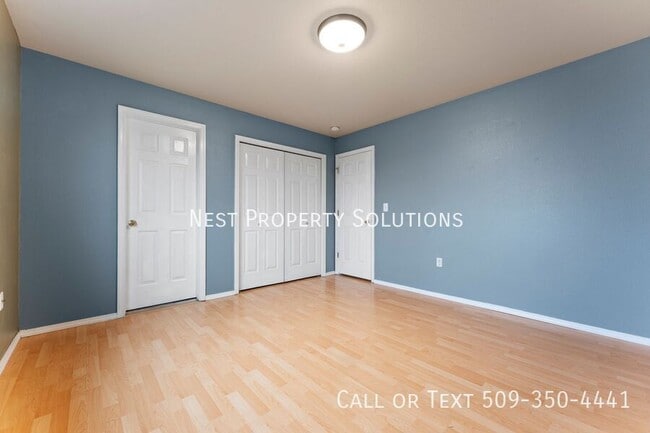 Building Photo - 1038 S Skyline Dr