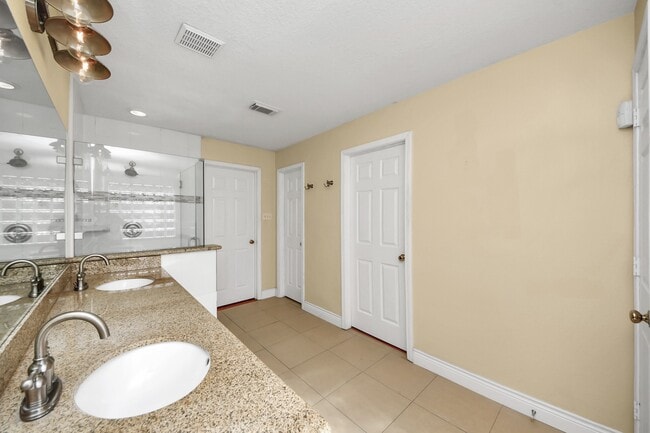 Building Photo - 5618 Painted Trail Dr