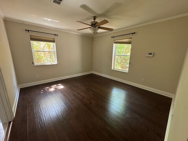 Building Photo - Pensacola - Inverness - 3 bedroom, 2 bathroom