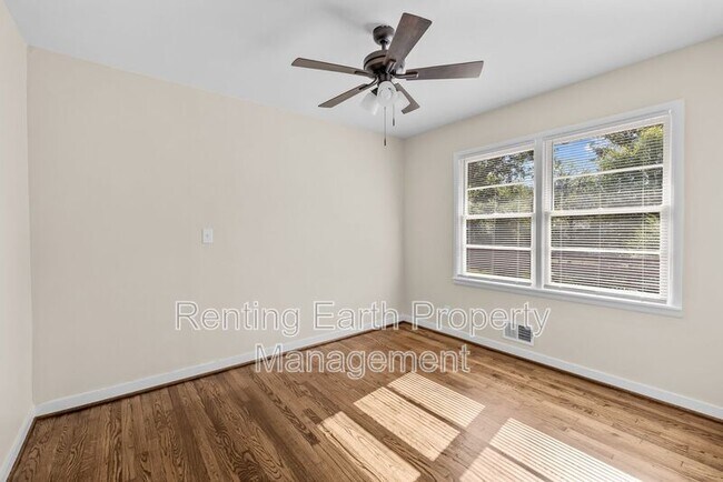Building Photo - 2224 3rd St NW