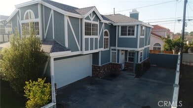 Building Photo - 2219 Gates Ave