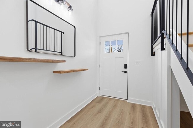 Building Photo - 31 Swan Ln