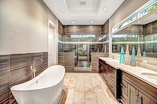 Building Photo - 4849 Benning Dr