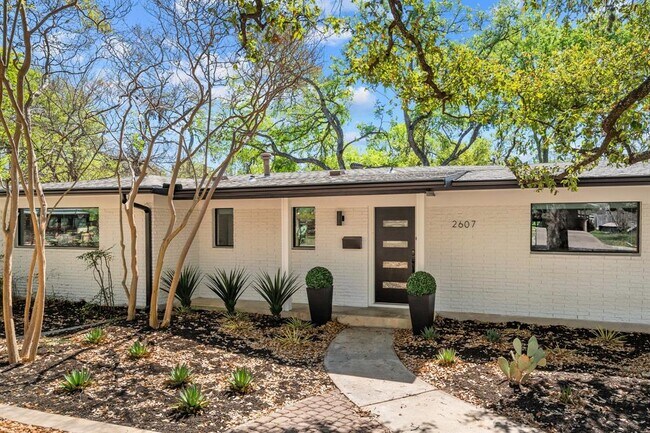 Building Photo - 2607 Pembrook Trail