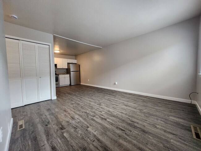 Building Photo - 4303 Ericson Dr