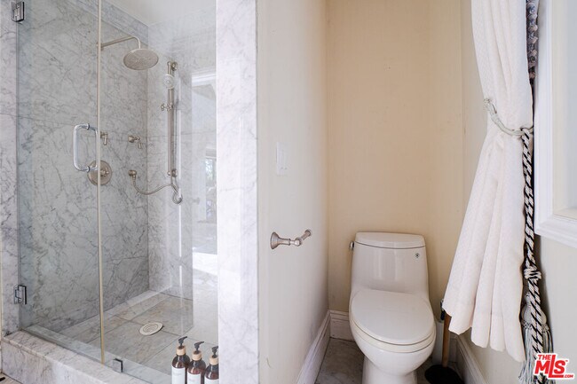 Building Photo - 1312 Via Zumaya