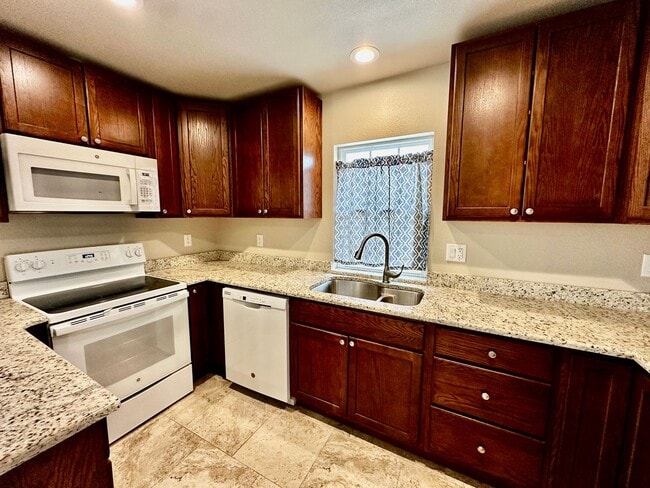 Building Photo - 2 Story Bungalow